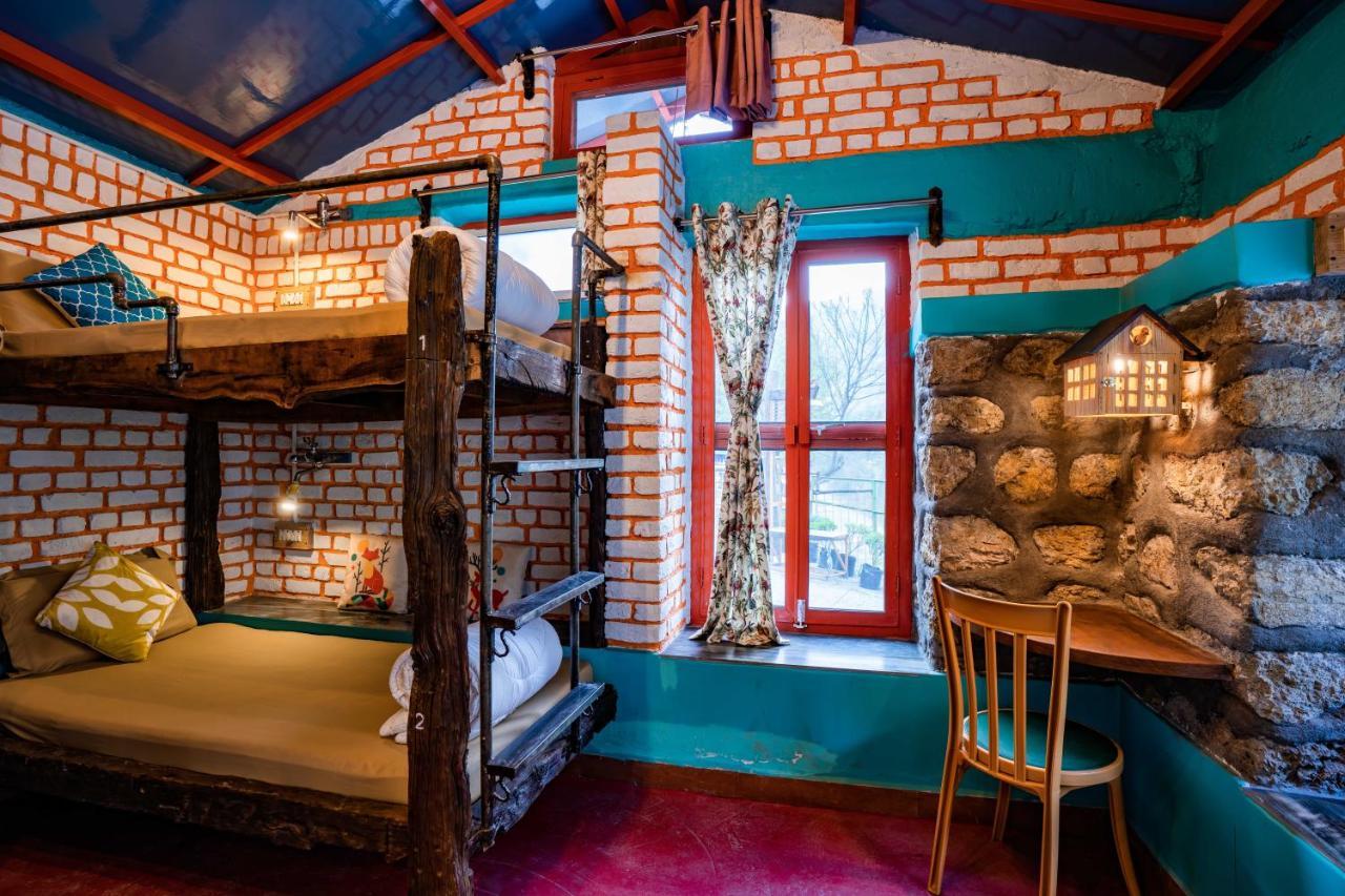 Zostel Plus Mussoorie- Kempty Exterior photo