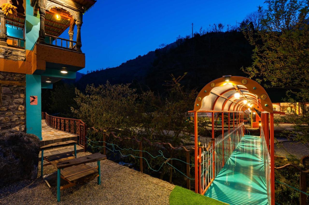 Zostel Plus Mussoorie- Kempty Exterior photo