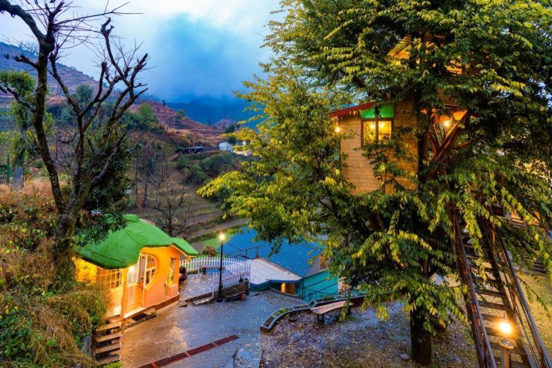 Zostel Plus Mussoorie- Kempty Exterior photo